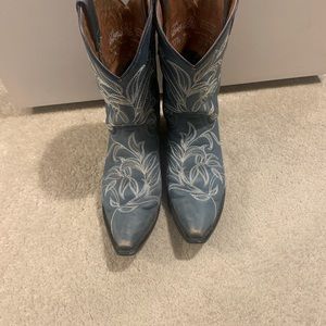 Nashville boots! Dan Post blue western boots 💙